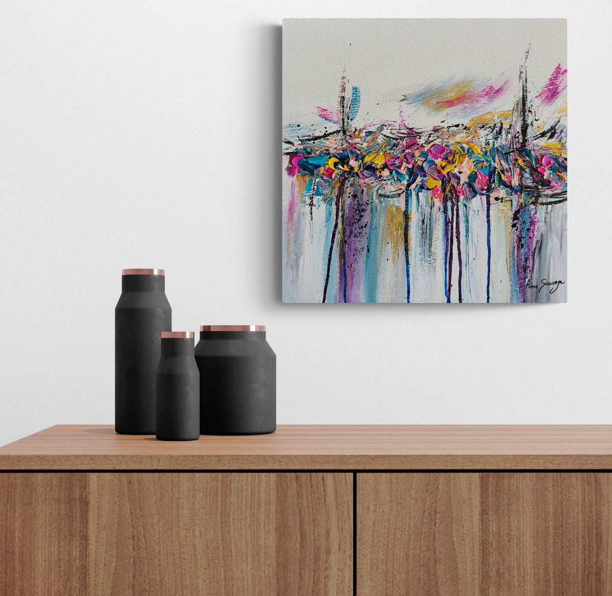 Reliés textured abstract artwork displayed in a modern interior