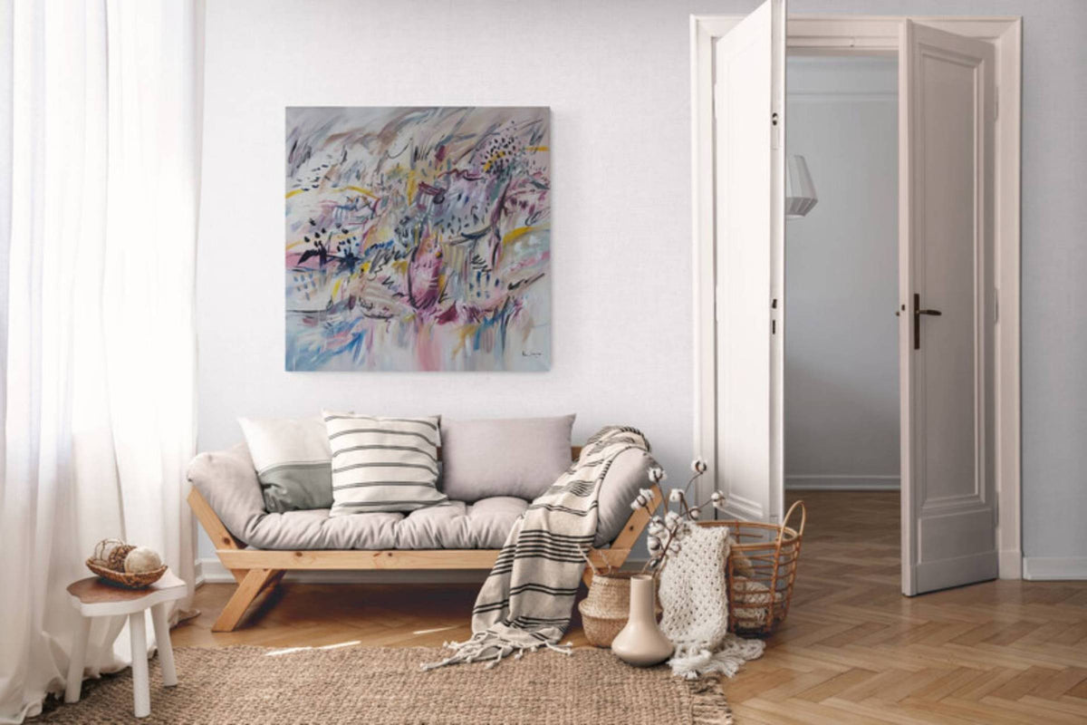 Un vent fort grey and pink artwork displayed in a modern interior